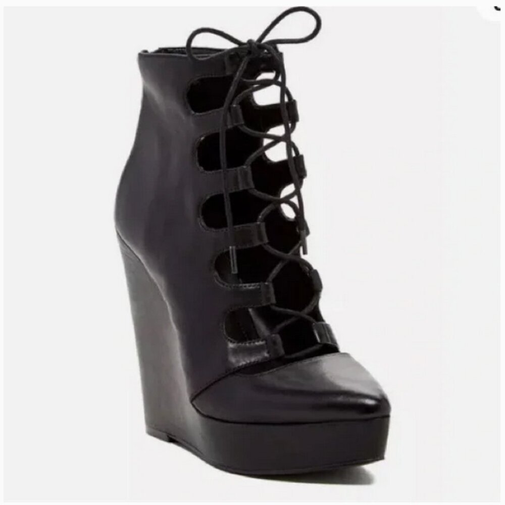 BCBGeneration Alfredo Platform Wedge Bootie size 8 1/2 boot